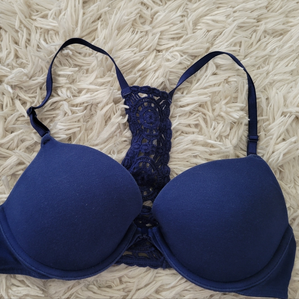 Victoria's Secret t-shirt push up underwire bra - front closure size 34C